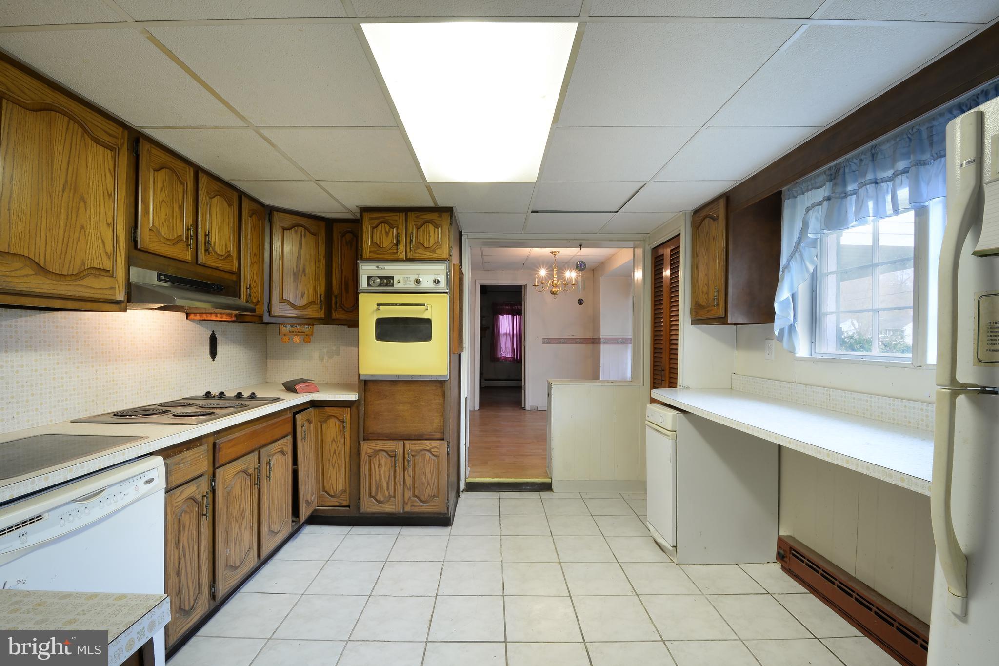 13124 Patuxent Road Baltimore, MD 21220 - Photo 14 of 27 Kitchen