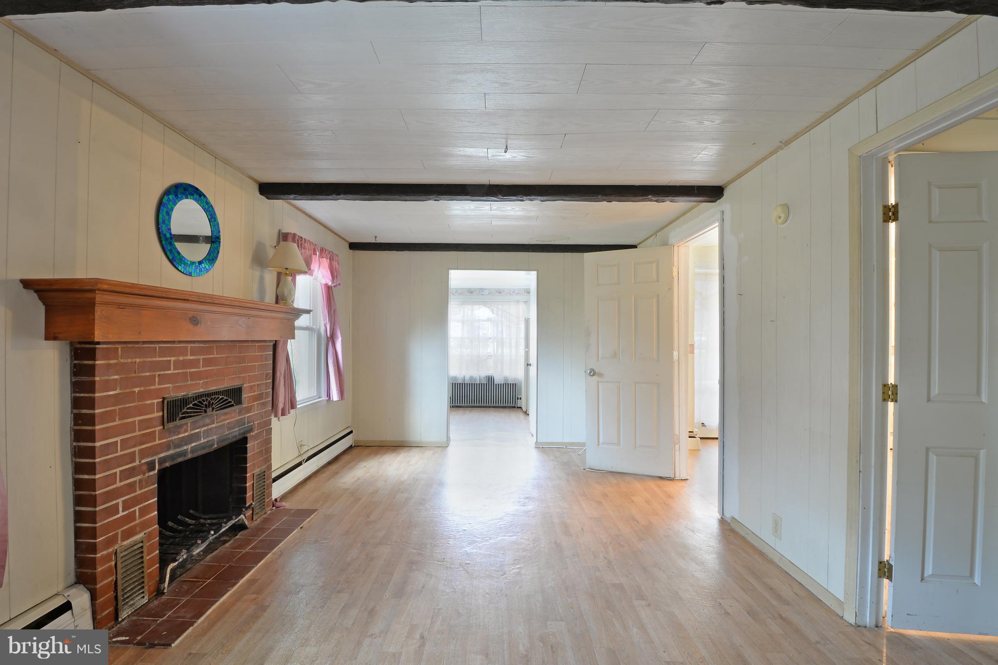 13124 Patuxent Road Baltimore, MD 21220 - Photo 10 of 27 Family room 2