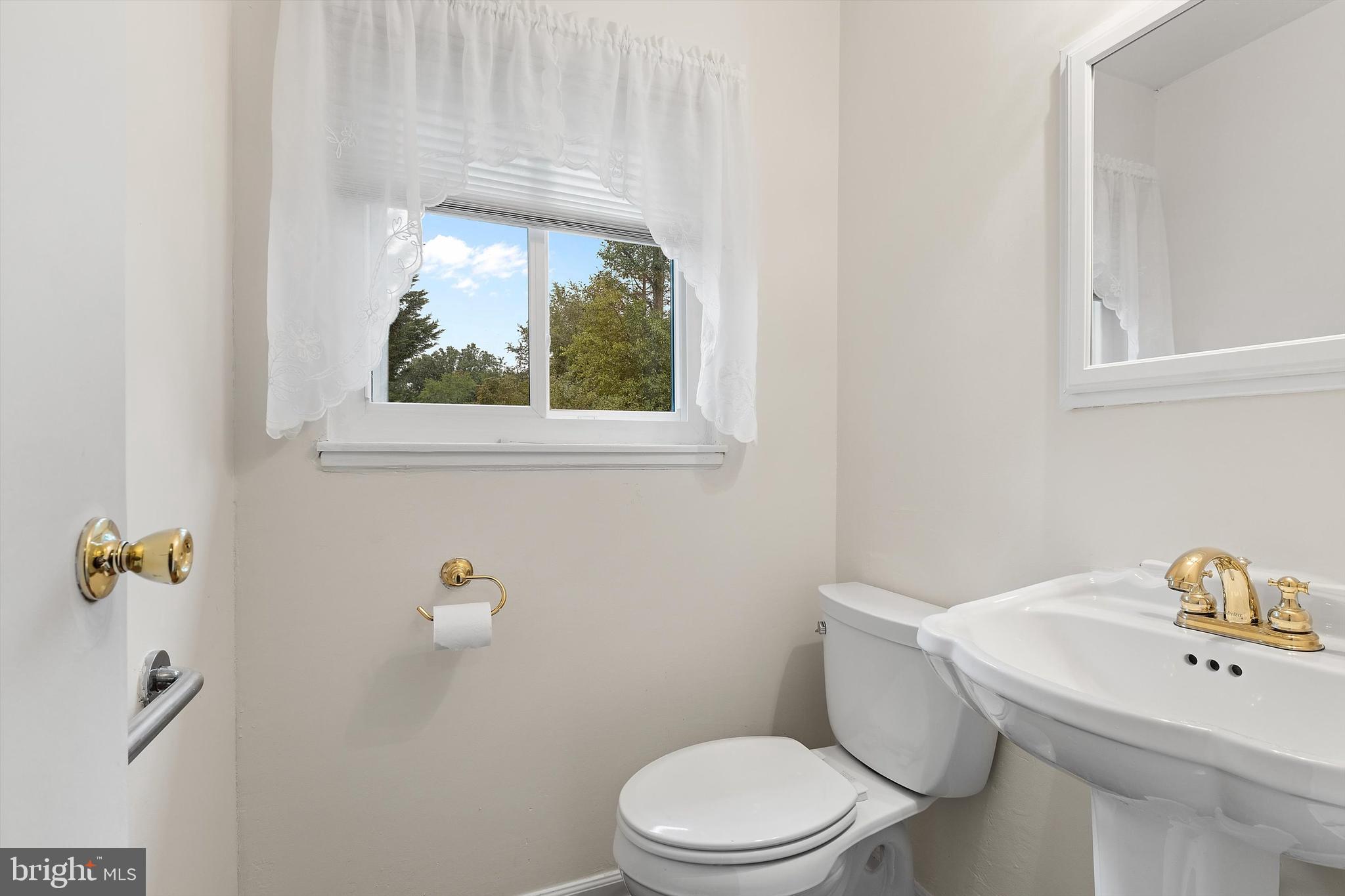 12902 Kilgore Road Silver Spring, MD 20904 - Photo 24 of 30 Powder Room