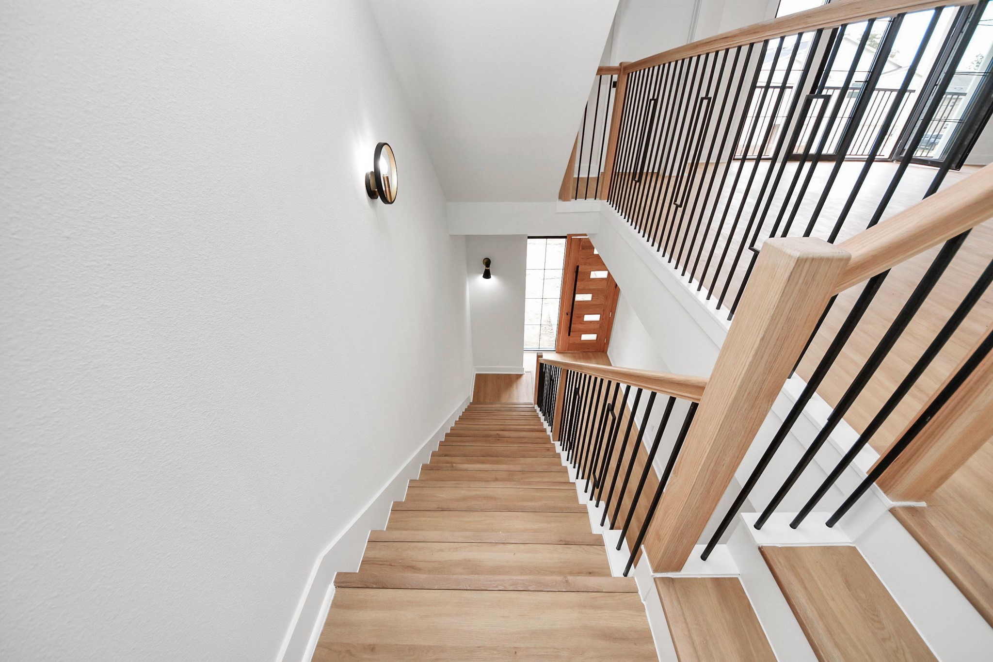 9014 Ferdinand Street Houston, TX 77051 - Photo 14 of 40 a view of entryway