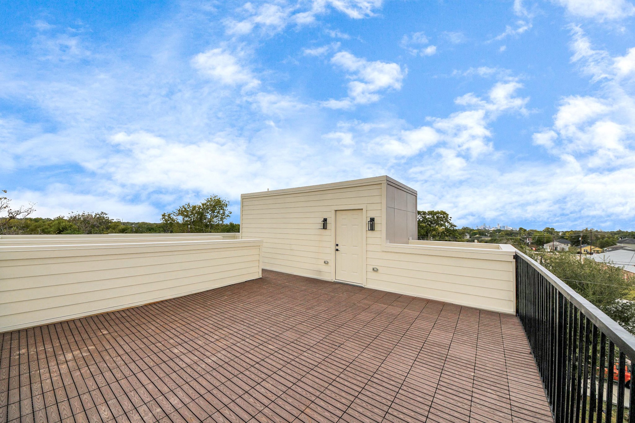 9014 Ferdinand Street Houston, TX 77051 - Photo 32 of 40 a view of a terrace view