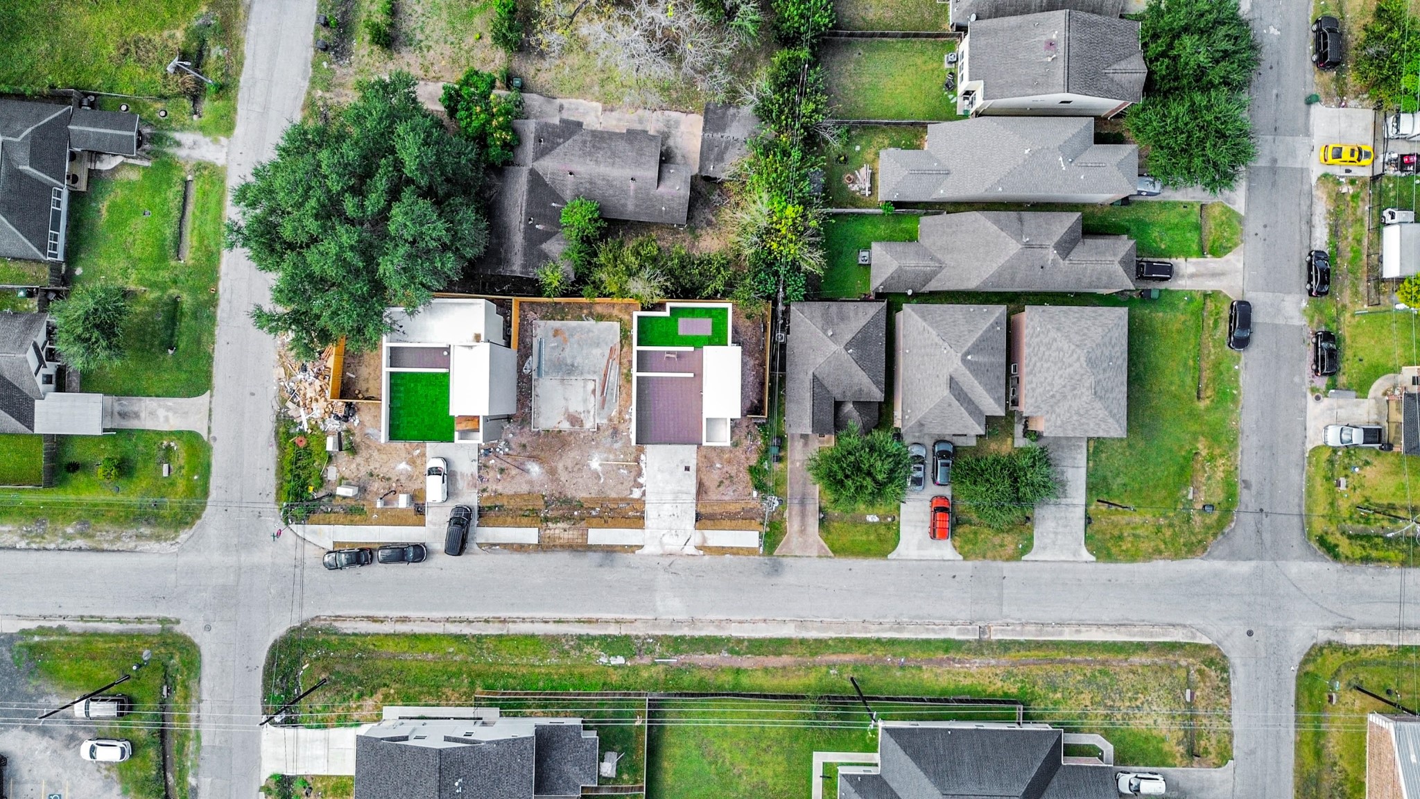 9014 Ferdinand Street Houston, TX 77051 - Photo 38 of 40 an aerial view of a house with a garden and plants