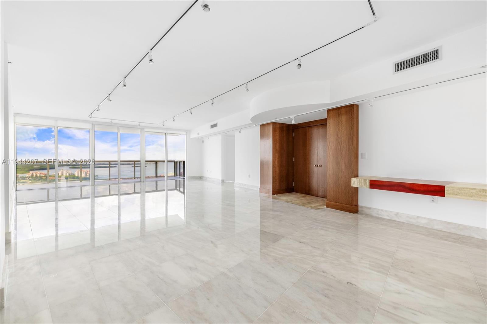 400 Alton Road, Unit 3403 Miami Beach, FL 33139 - Photo 29 of 49