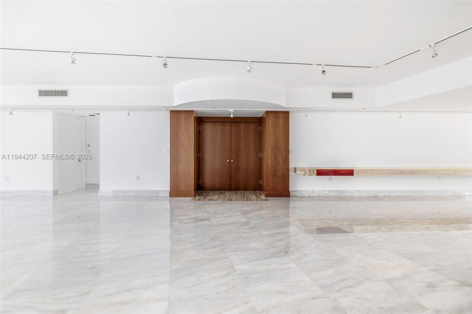 400 Alton Road, Unit 3403 Miami Beach, FL 33139 - Photo 30 of 49