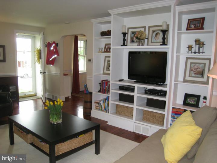 2241 East County Line Road Ardmore, PA 19003 - Photo 3 of 19