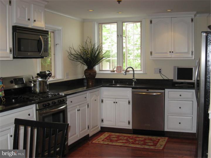 2241 East County Line Road Ardmore, PA 19003 - Photo 8 of 19