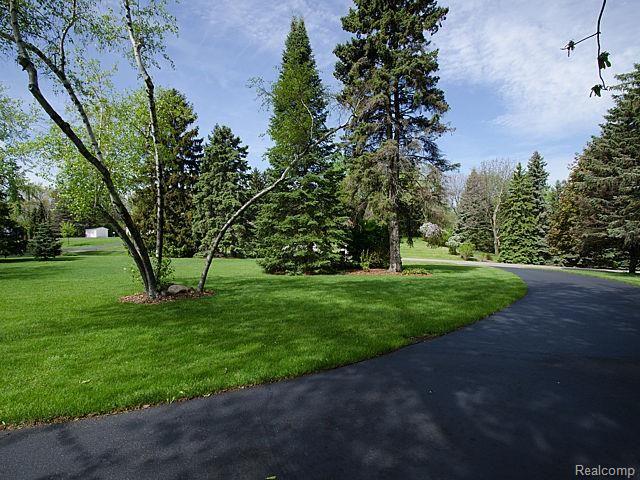 6435 Apple Orchard Lane Rochester Hills, MI 48306 - Photo 76 of 77