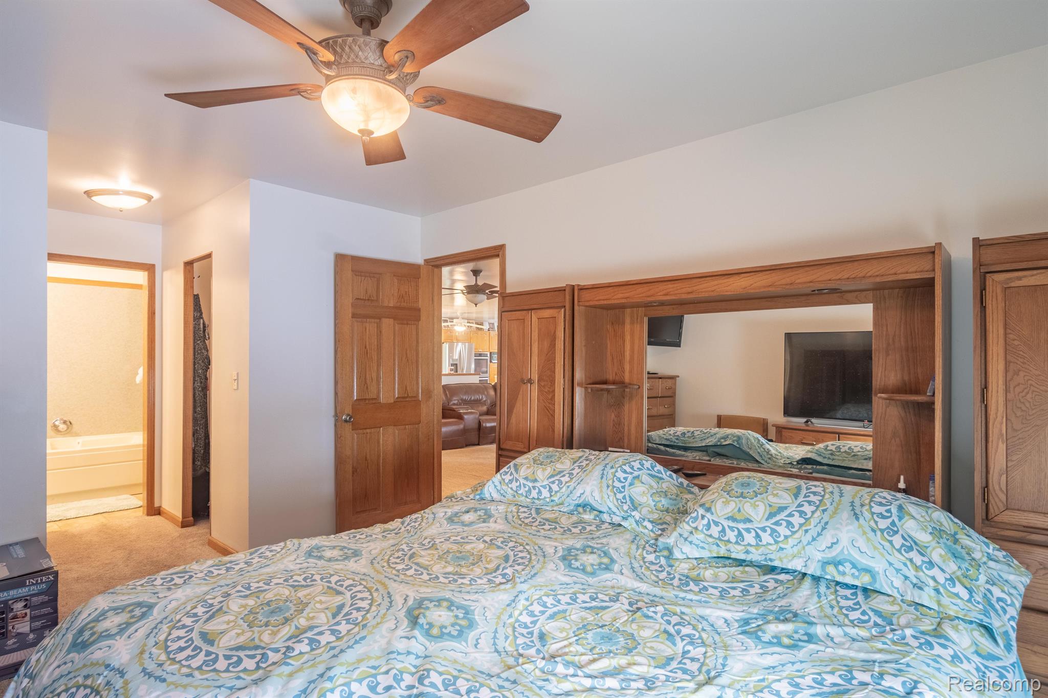 4254 Highland Road Highland, MI 48357 - Photo 5 of 38