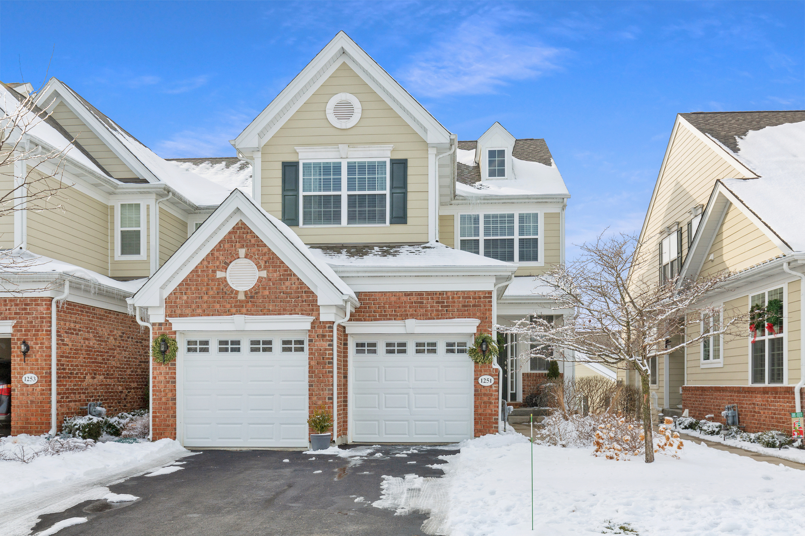 1251 Falcon Ridge Drive Elgin, IL 60124 - Photo 1 of 25