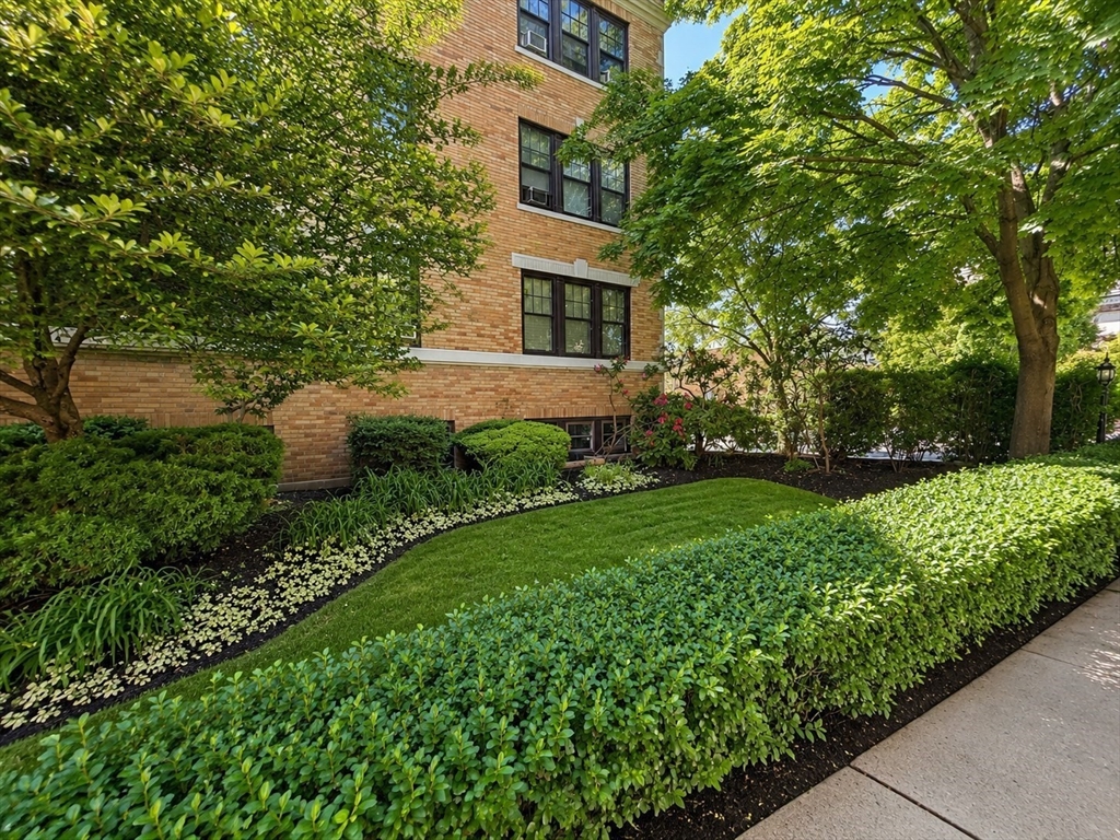 415 Washington Street, Unit 5 Brookline, MA 02446 - Photo 34 of 42