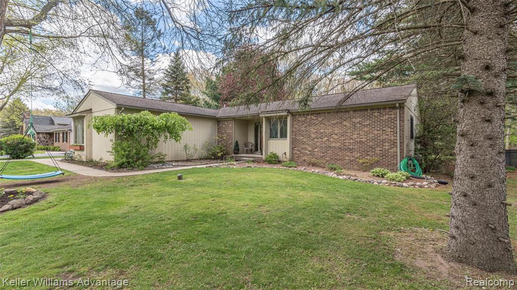 3599 Beagle Road Commerce Township, MI 48382 - Photo 2 of 29