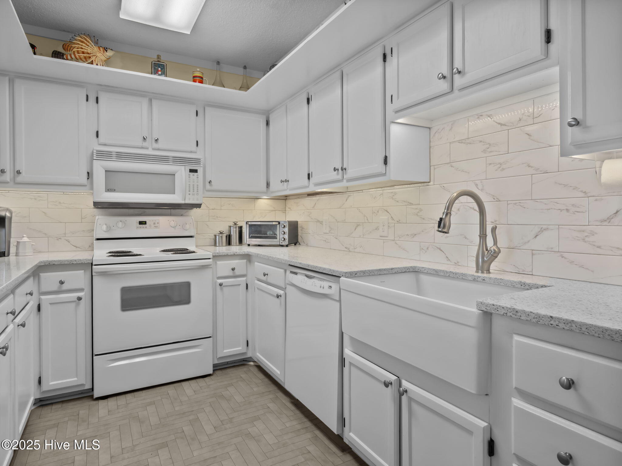 650 Salter Path Road, Unit 207 Pine Knoll Shores, NC 28512 - Photo 24 of 57 33-web-or-mls-P7097284