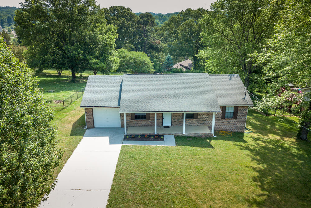 2419 Chimney Ridge Road Knoxville, TN 37923 - Photo 2 of 20 DJI_0031