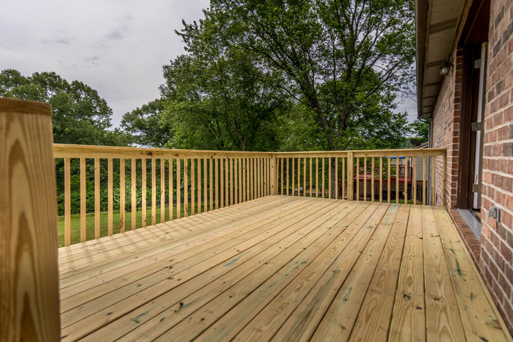 2419 Chimney Ridge Road Knoxville, TN 37923 - Photo 18 of 20 Deck