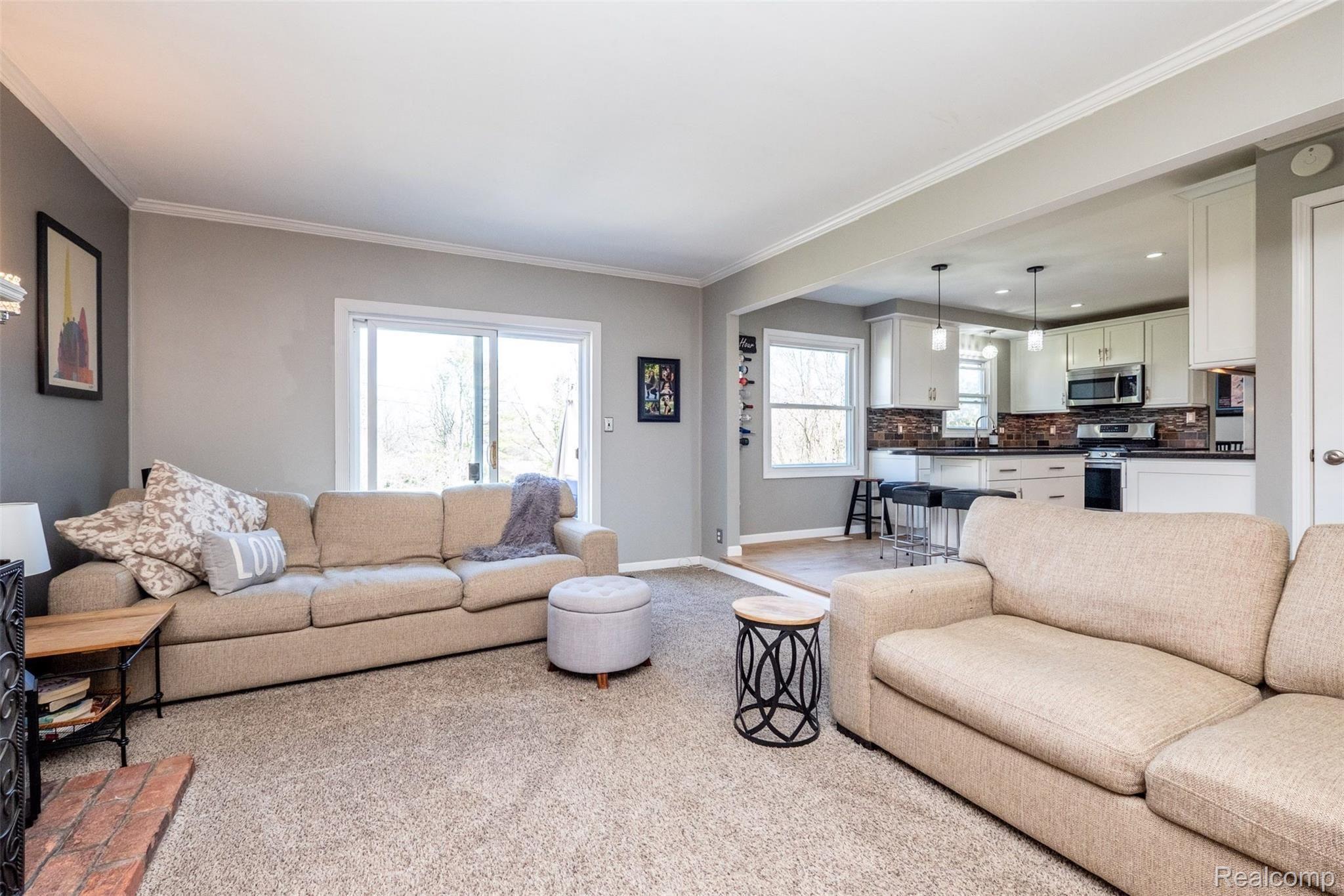 695 Lake Forest Road Rochester, MI 48309 - Photo 21 of 47 695 Lake Forest-21.jpg
