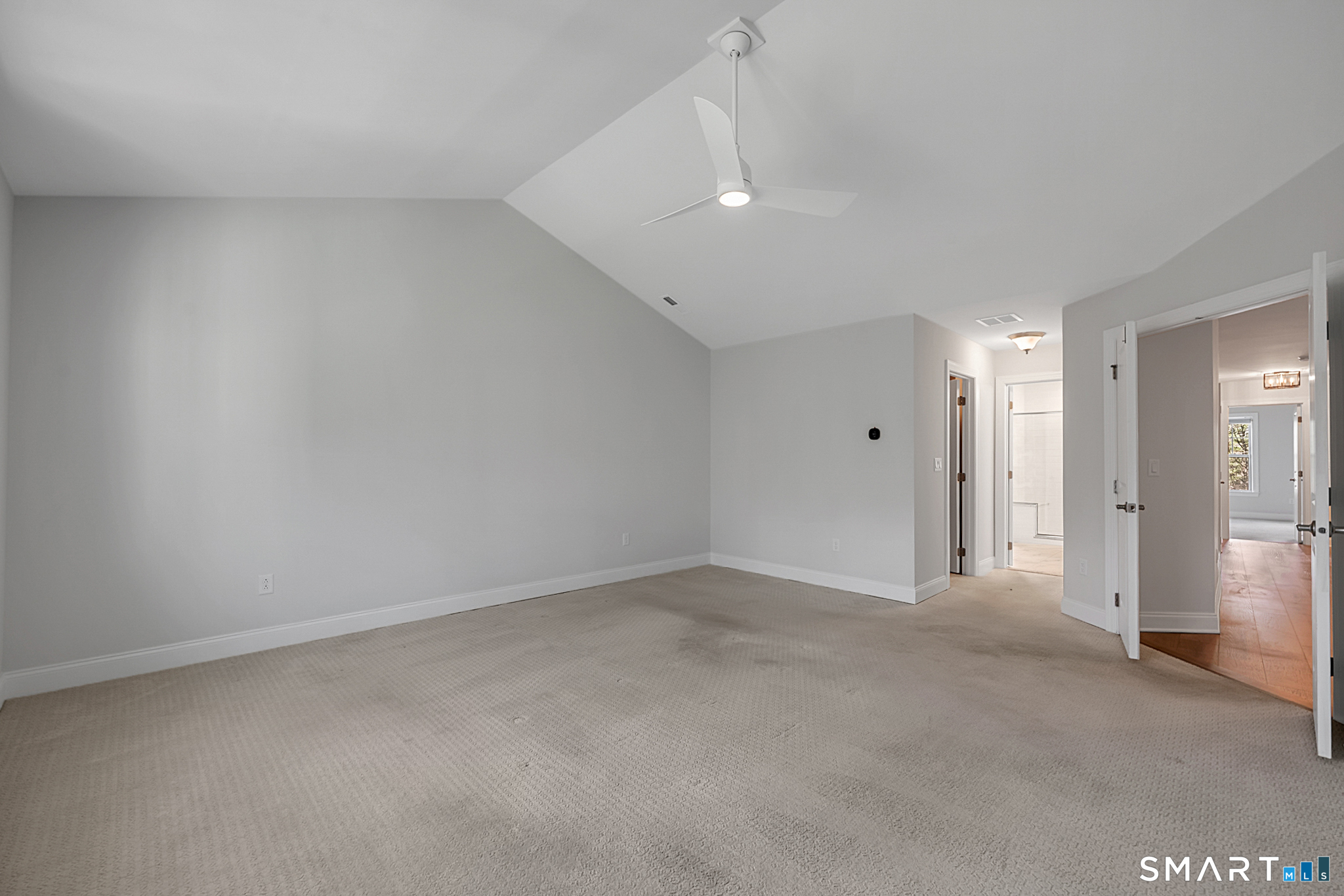 193 Ridgewood Drive, Unit 193 Middlebury, CT 06762 - Photo 26 of 40 an empty room with a bathroom