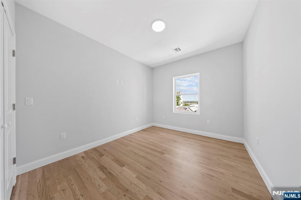 37 Devon Terrace Kearny, NJ 07032 - Photo 29 of 33