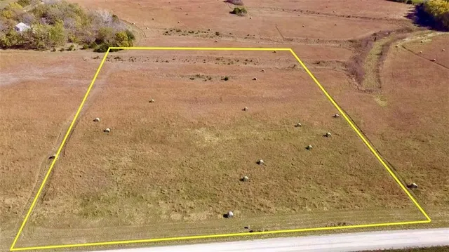 $159,900 | Lot 2 238th Street, Tonganoxie, KS 66086