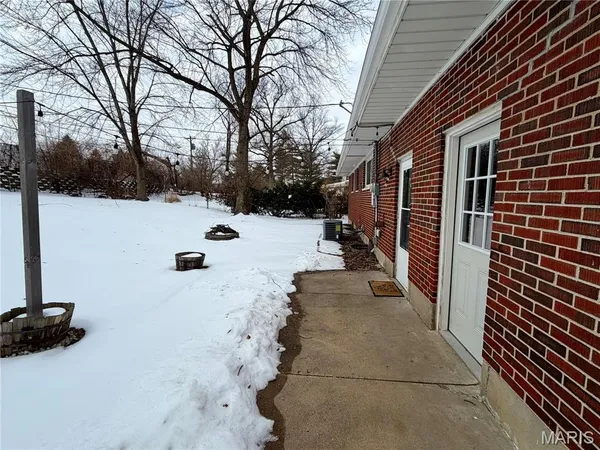 $1,950 | 317 Thomas Avenue, St. Charles, MO 63301