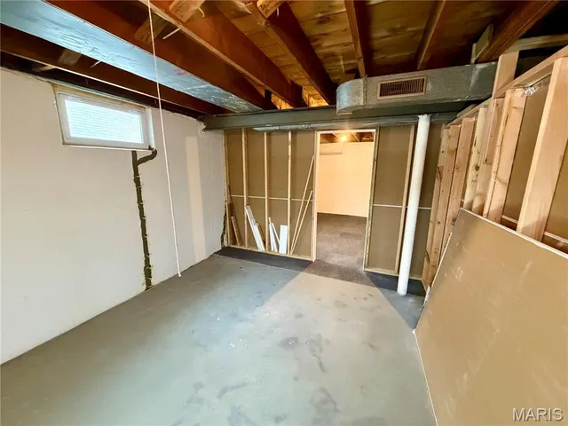 $1,950 | 317 Thomas Avenue, St. Charles, MO 63301