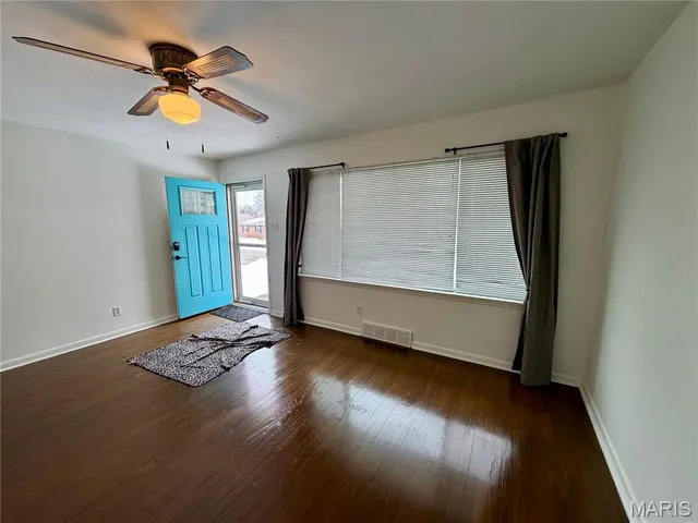 $1,950 | 317 Thomas Avenue, St. Charles, MO 63301