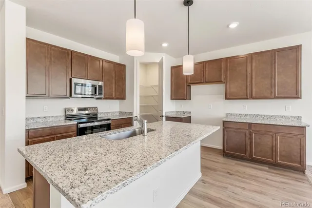 $699,000 | 2932 Madrona Court, Castle Rock, CO 80108