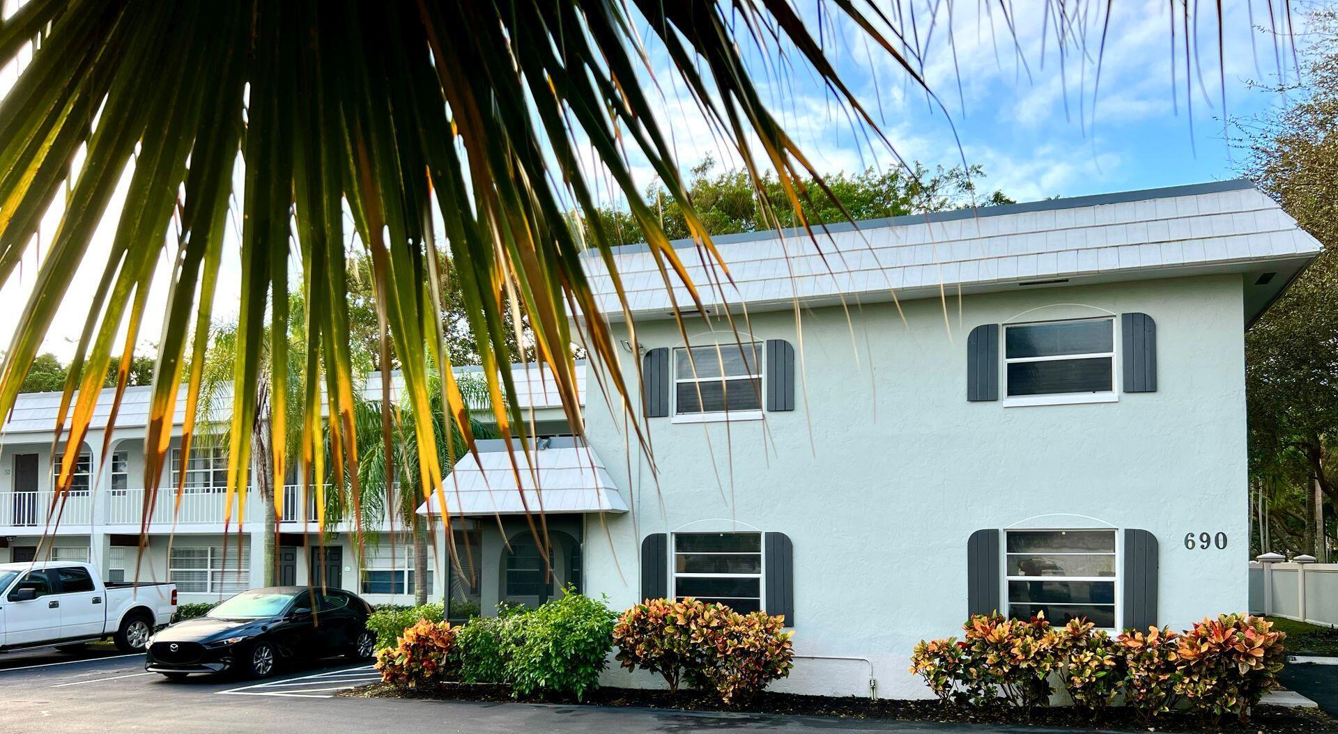 690 Kingsbridge Street, Unit 9 Boca Raton, FL 33487 - Photo 1 of 12 exterior