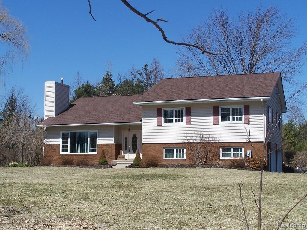 7345 Brophy Road Howell, MI 48855 - Photo 1 of 25 Brophy 7345 003.jpg
