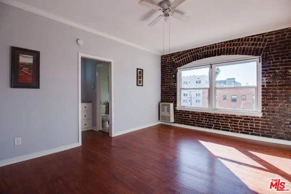 $1,599 | 730 South Catalina Street, Los Angeles, CA 90005