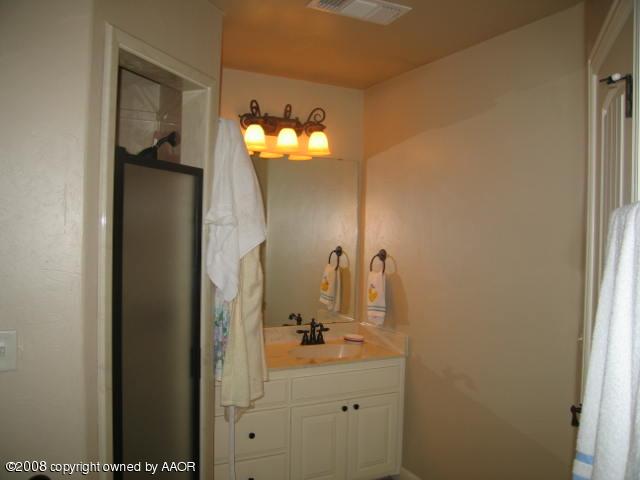 16333 Prairie Garden Road Canyon, TX 79015 - Photo 21 of 29 Upstairs 3/4 Bath
