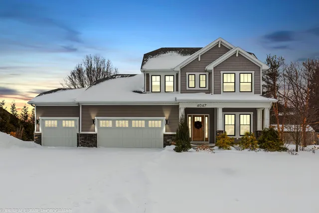 $689,900 | 4047 Fox Woods Road, St. Joseph, MI 49085