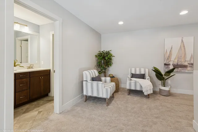 $689,900 | 4047 Fox Woods Road, St. Joseph, MI 49085