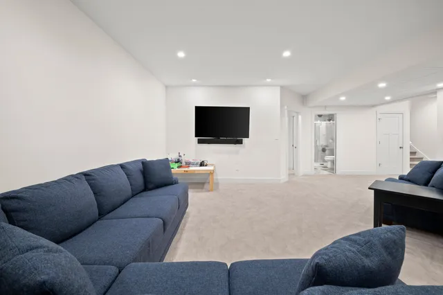 $689,900 | 4047 Fox Woods Road, St. Joseph, MI 49085