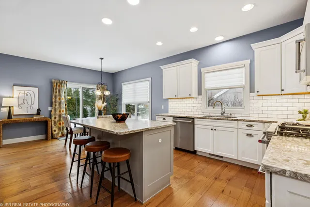 $689,900 | 4047 Fox Woods Road, St. Joseph, MI 49085