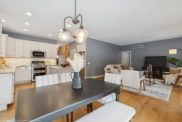 $689,900 | 4047 Fox Woods Road, St. Joseph, MI 49085