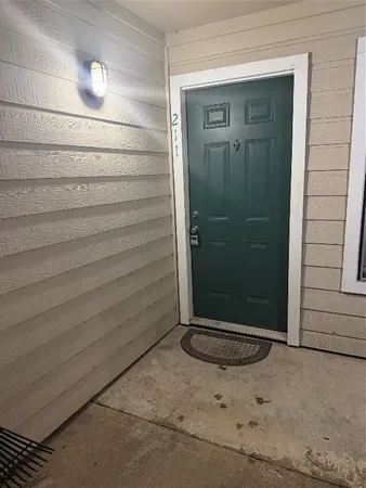 $79,900 | 12660 Ashford Point Drive, Unit 211, Houston, TX 77082