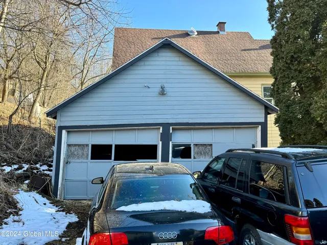 $99,999 | 197 Vrooman Avenue, Amsterdam, NY 12010