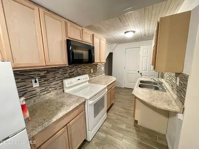 $99,999 | 197 Vrooman Avenue, Amsterdam, NY 12010