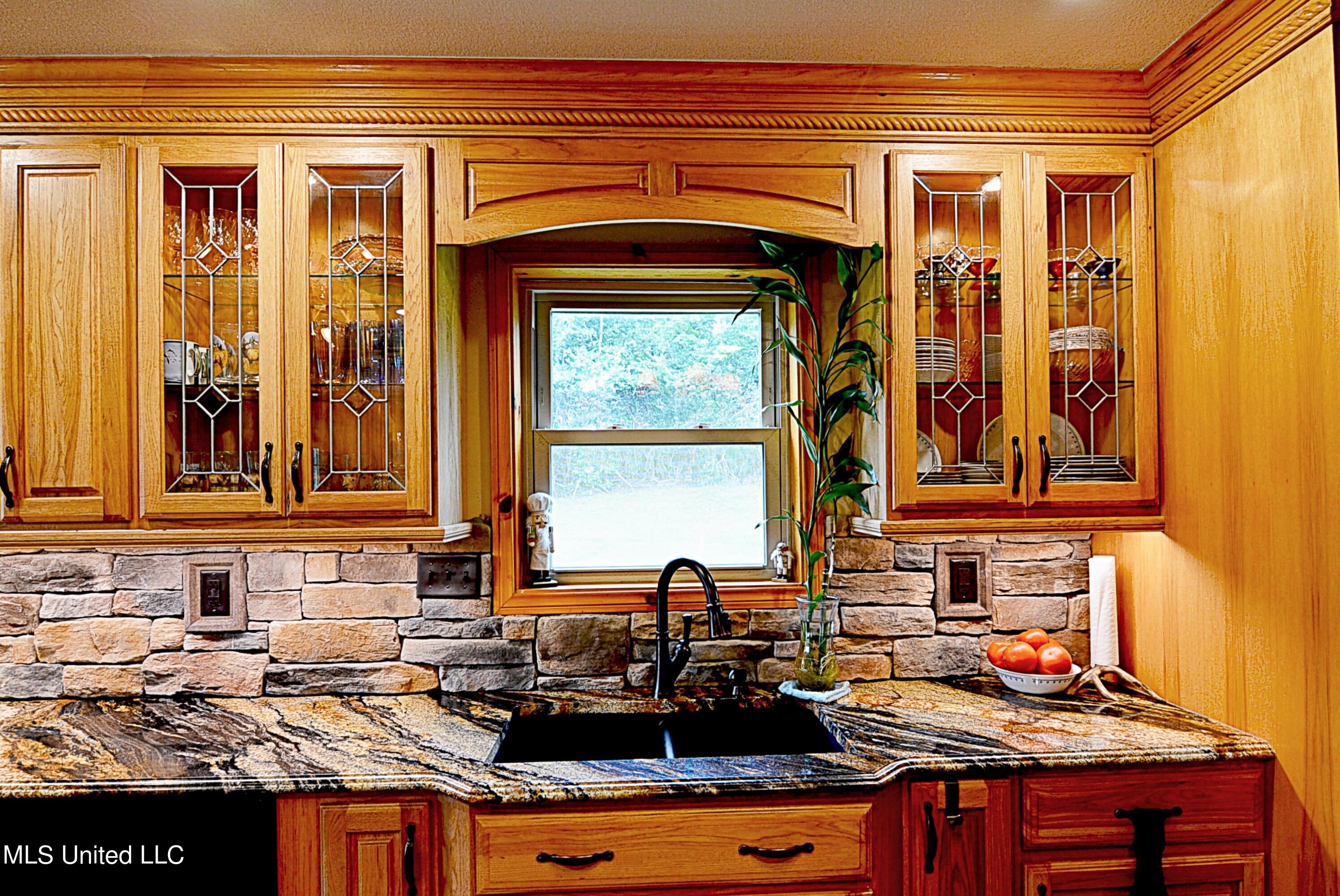 1374 Gaines Road Hernando, MS 38632 - Photo 16 of 43 Cabinets
