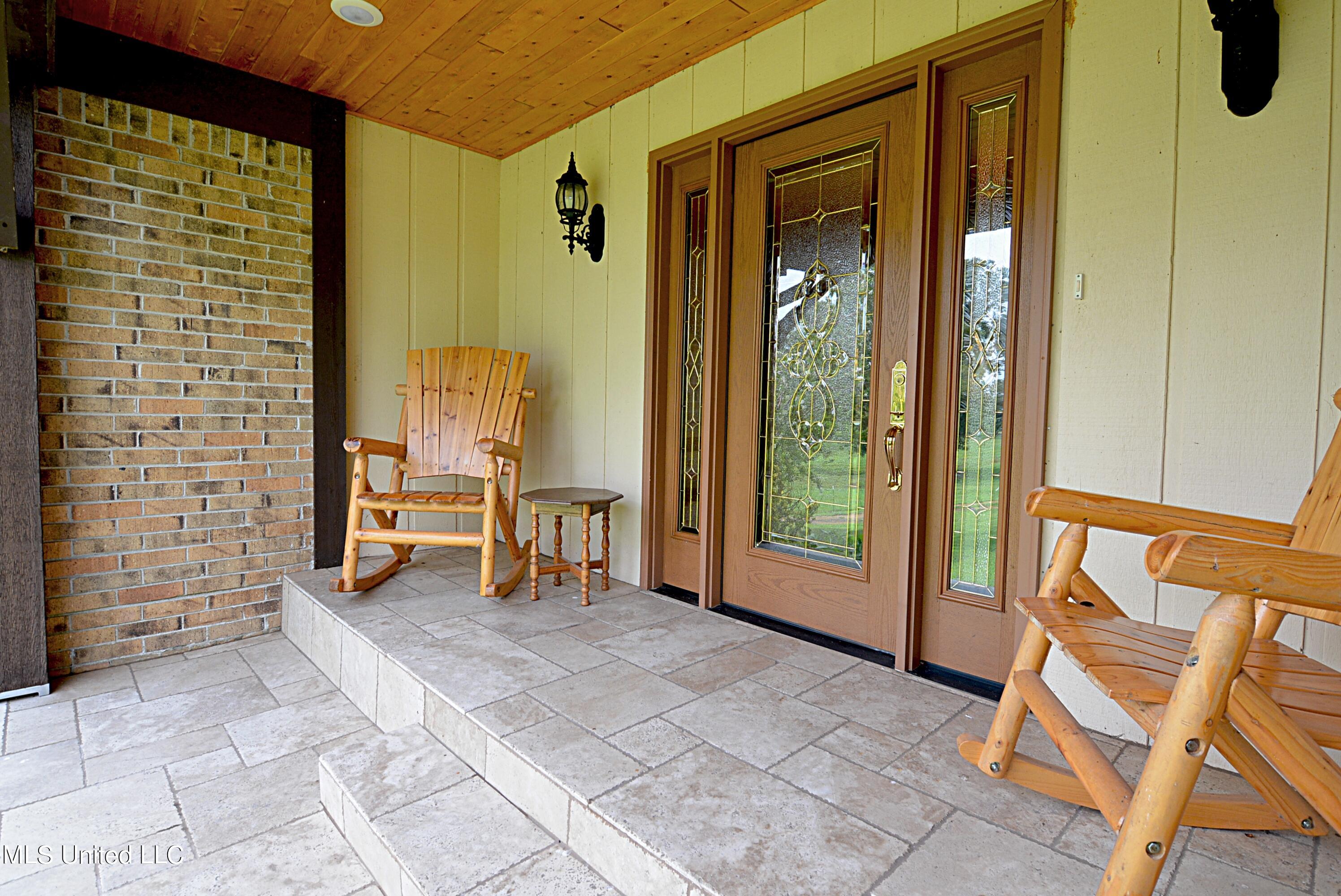 1374 Gaines Road Hernando, MS 38632 - Photo 4 of 43 Front Porch