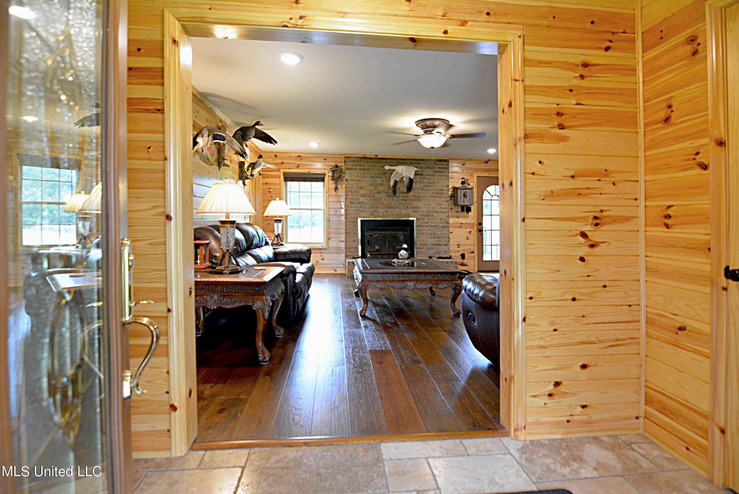 1374 Gaines Road Hernando, MS 38632 - Photo 5 of 43 View as You Enter