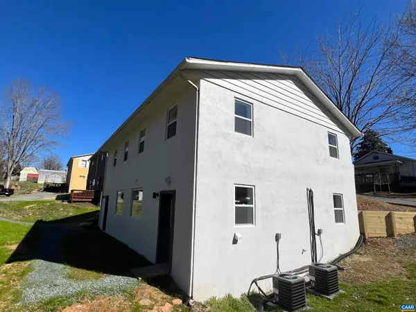 $1,490 | 1307 King Street, Unit B, Charlottesville, VA 22903