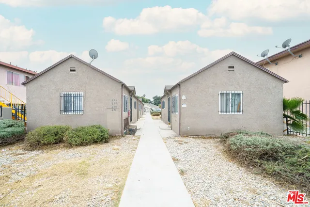 a view of backyard of house