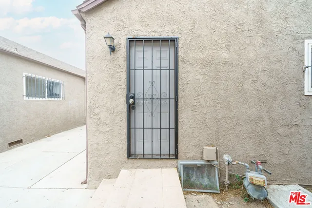 a bathroom with a toilet