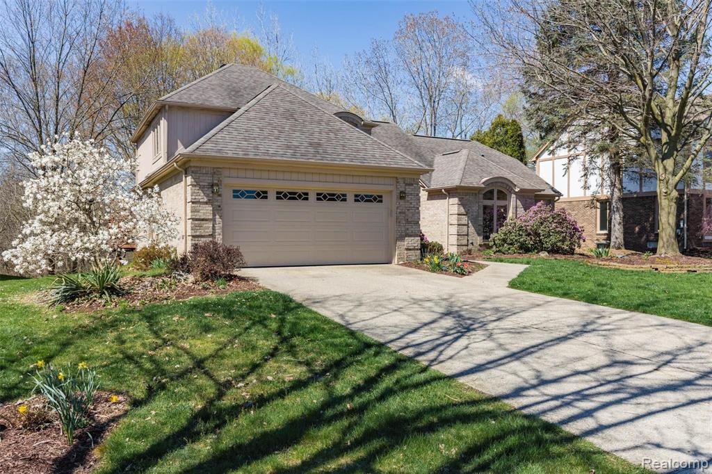 1359 Kingspath Drive Rochester Hills, MI 48306 - Photo 4 of 60