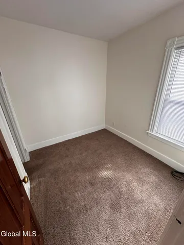 $1,800 | 425 6th Avenue, Watervliet, NY 12189