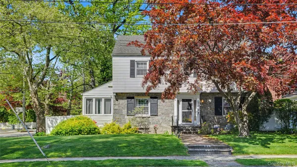 $899,000 | 370 Summit Avenue, Mount Vernon, NY 10552