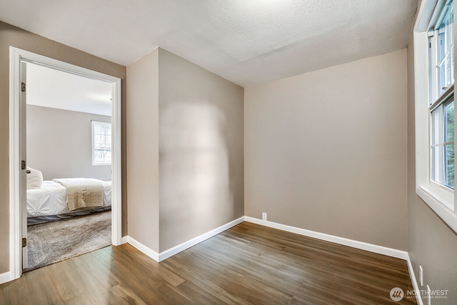 9004 218th Street Southwest Edmonds, WA 98026 - Photo 23 of 28 Gallery Image 23