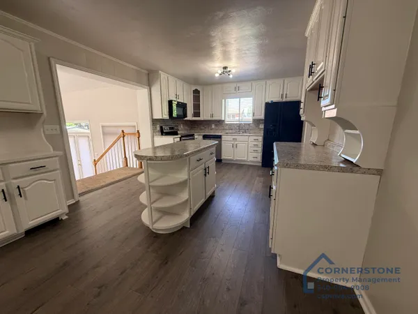 $2,925 | 3113 Clearview Drive, Roanoke, VA 24018