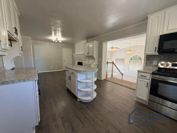 $2,925 | 3113 Clearview Drive, Roanoke, VA 24018